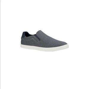 UGG Men's Tobin Canvas Slip On Sneaker Size 11.5